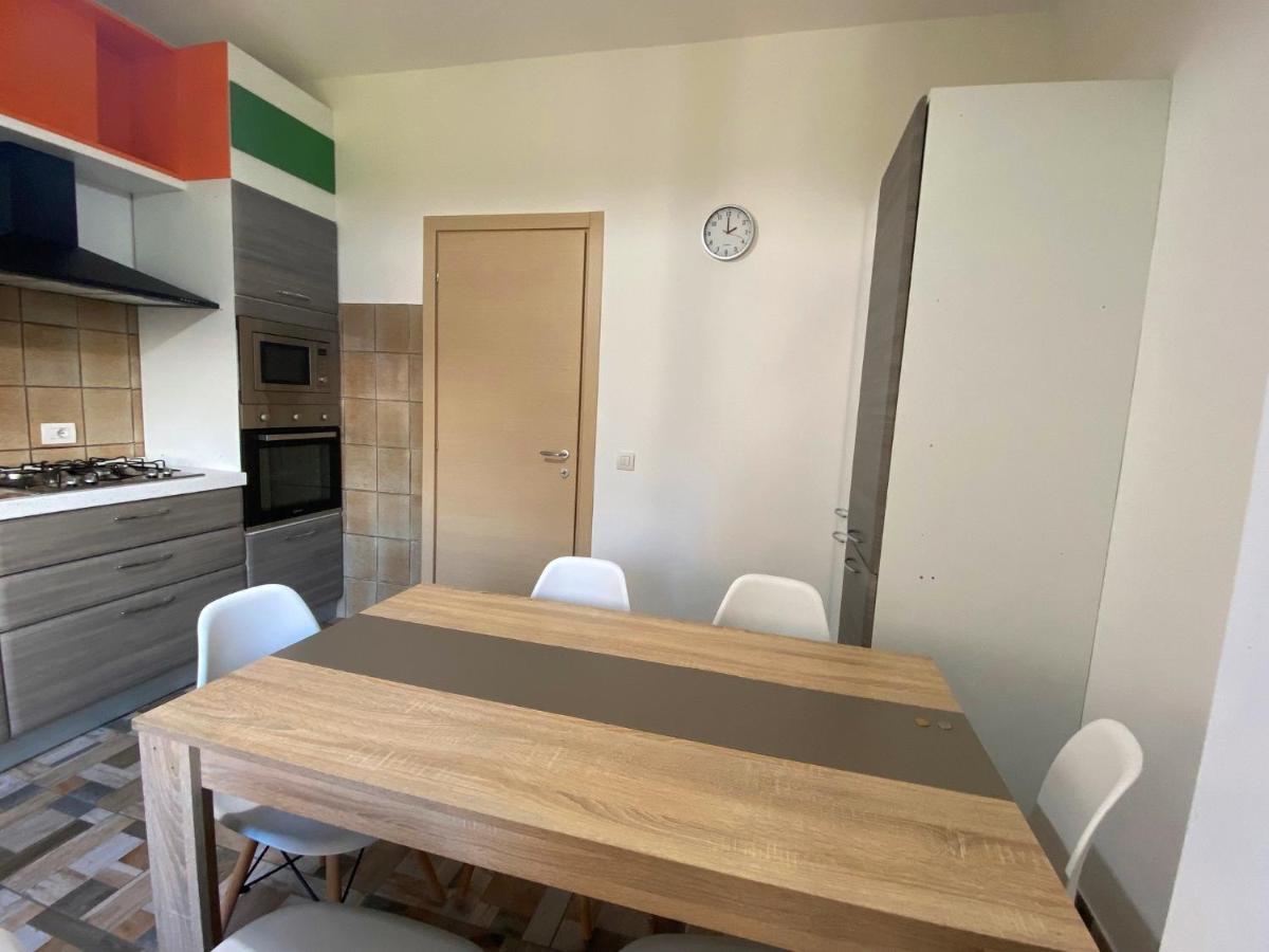 Appartamento Bellavista - Fronte Lago Di Varese Gavirate Εξωτερικό φωτογραφία