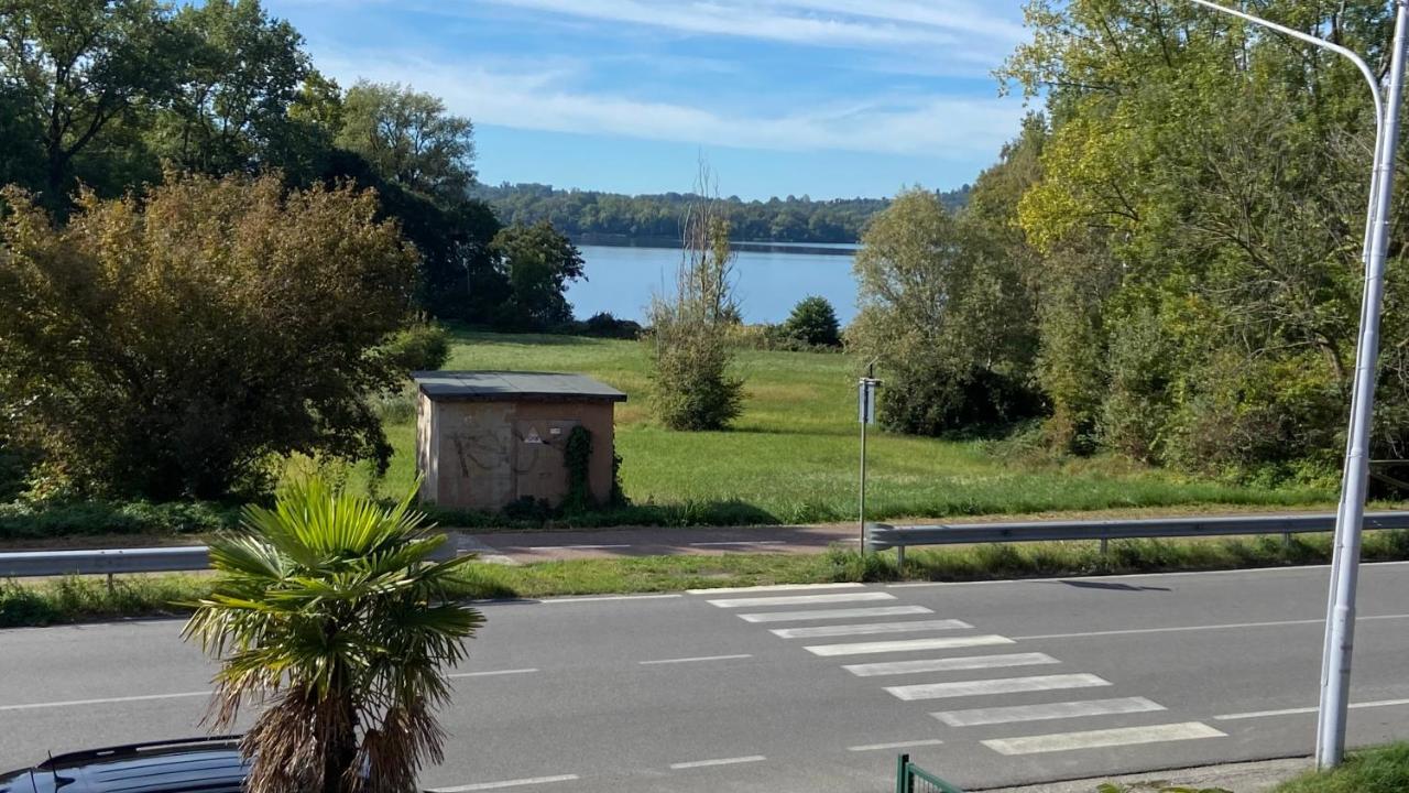 Appartamento Bellavista - Fronte Lago Di Varese Gavirate Εξωτερικό φωτογραφία